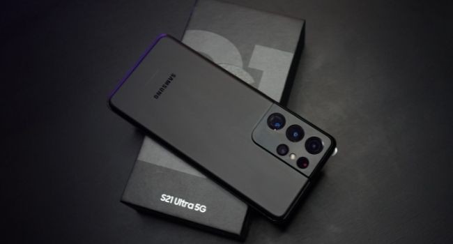 Image of s21 ultra with box