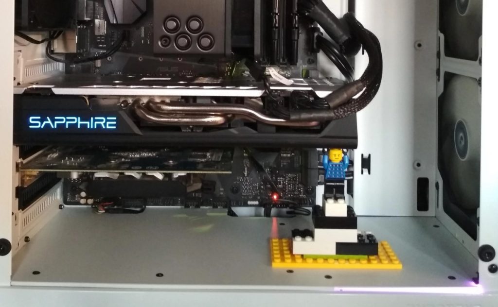 showing how to make a GPU support with lego blocks