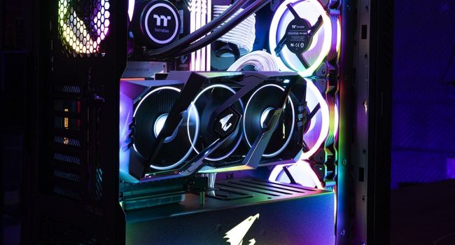 image of an aorus themed gaming pc